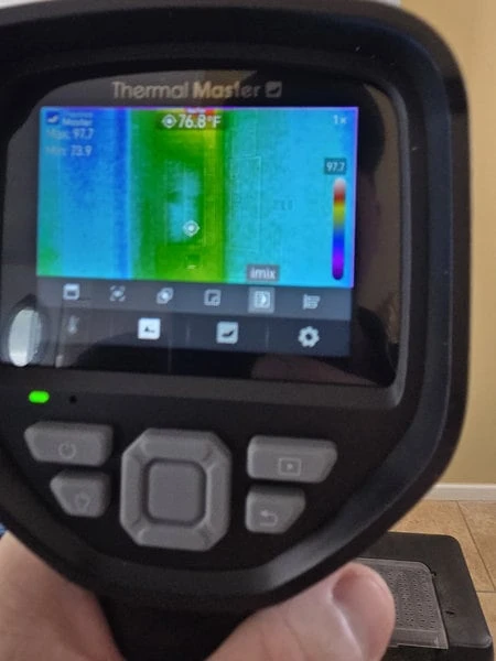 Thermal scan showing window heat loss